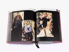 LIBRO "YVES SAINT LAURENT CATWALK" en internet