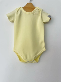 Body Baby Manga Curta Liso Amarelo