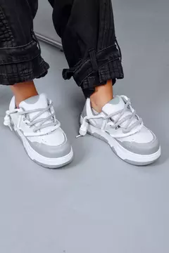 MIKO GRAY en internet