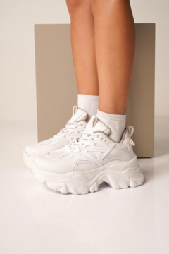 OLIVIA WHITE en internet