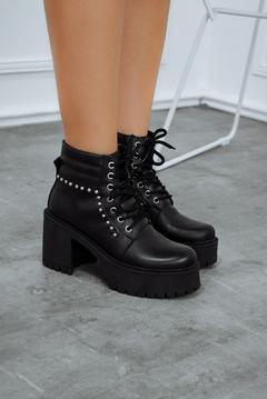LENA TACHA CUERO NEGRO - comprar online