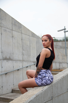 Imagen de SHORT con FRUNCE + CORTE V "CAMU GRIS"