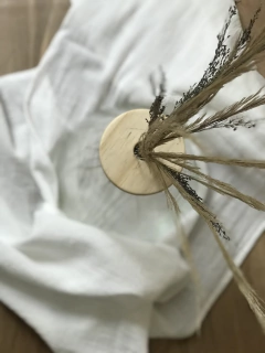 florero cónico de vidrio y madera - comprar online