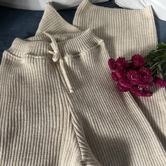 Conjunto pantalón + sweater- Comfy en internet