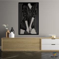 Painel Mulher Listrada 2 - Loja de Painéis Decorativos | Wood Vibes Laser Art Design