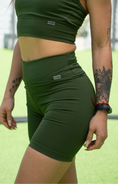 CALZA BIKER PIQUE VERDE MILITAR