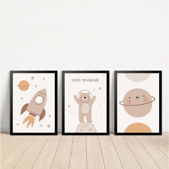 KIT 3 QUADROS BOHO URSO ASTRONAUTA - La Artes Quadros e Decor