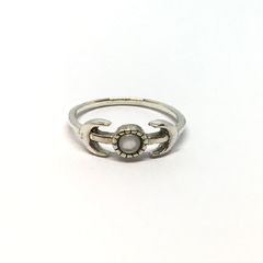 Anillo lunas con piedra nacar
