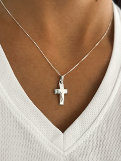 Collar cruz mediana bombe - comprar online