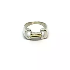 Anillo estilo herradura