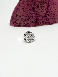 Charm con piedras y corazones calados - comprar online