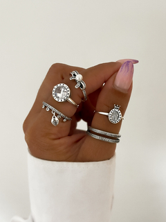 Anillo corona pando en internet