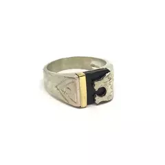 Anillo leon con piedra onix