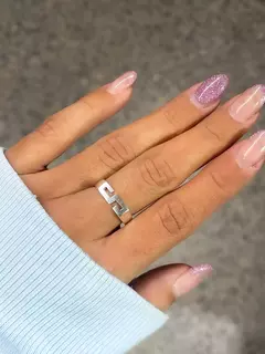 Anillo con una sola inicial en internet