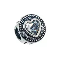 Charm con corazón piedra blanca