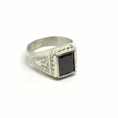 Anillo cúbic y corona