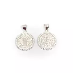 Dije san Benito con piedras