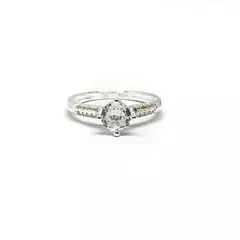 Anillo solitario mediano con piedras