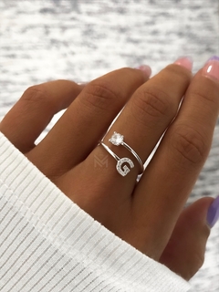 Anillo inicial con piedras