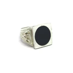 Anillo espadas y piedra onix