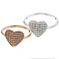 Anillo corazón con piedras cúbics