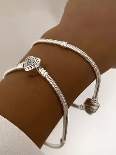 Pulsera premium con cierre corazón y piedras en internet
