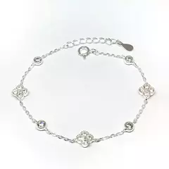 Pulsera flores y piedras