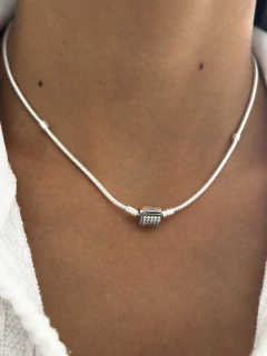 Cadena 40 cm y cierre con piedras y liso