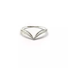 Anillo en forma de V