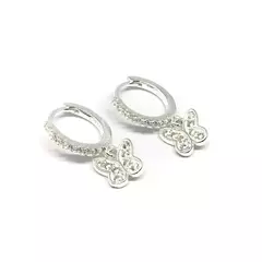 Argollas con dije mariposa (par)
