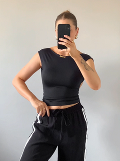 Blusa Costas Decotada Preta - comprar online