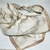 Pañuelo de seda 70 x 70 (Color claro)