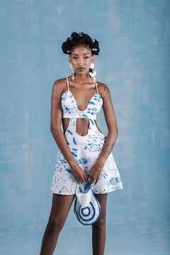 Vestido Recorte Profundo Abre Caminho - comprar online