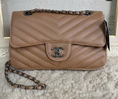 2.55 Enviesado primeira linha - Life Store | Bolsas de Grife e Acessórios