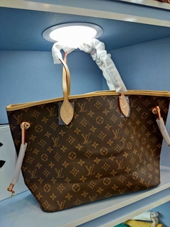 Imagem do Neverfull Premium em couro legítimo e Canvas