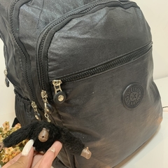 Mochila Kip Metalizada Preta - Primeira linha - Life Store | Bolsas de Grife e Acessórios