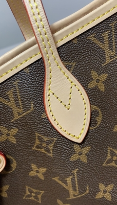 Imagem do Neverfull Premium em couro legítimo e Canvas