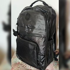 Mochila Kip - Preta Metalizada - comprar online