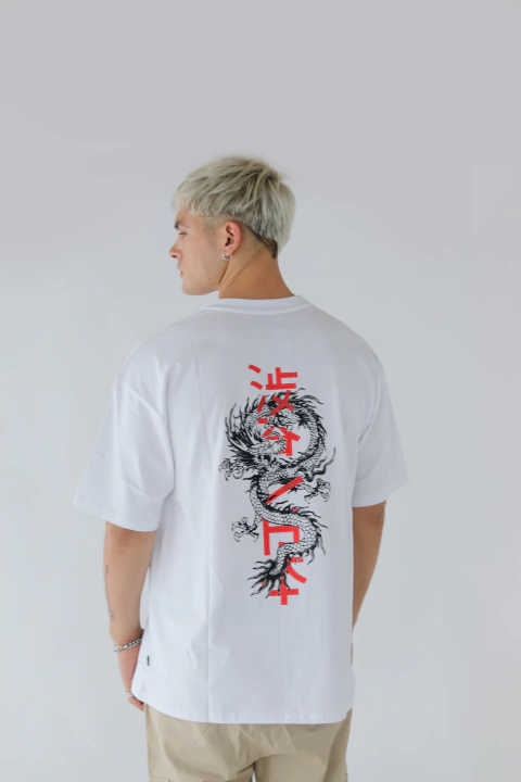REMERA OVER DRAGON BLANCA