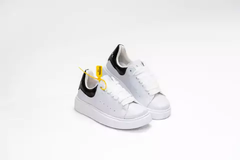 QUEEN BLANCA TALÓN NEGRO