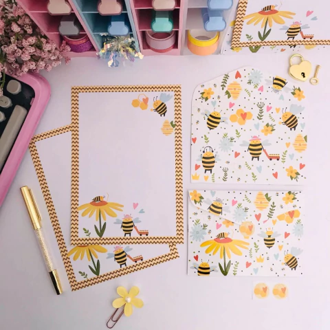 KIT PAPEIS DE CARTA COM ENVELOPES LA PALOMITA ABELHINHAS