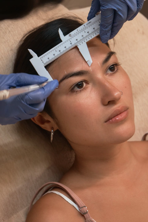 DISEÑO Y PERFILADO DE CEJAS