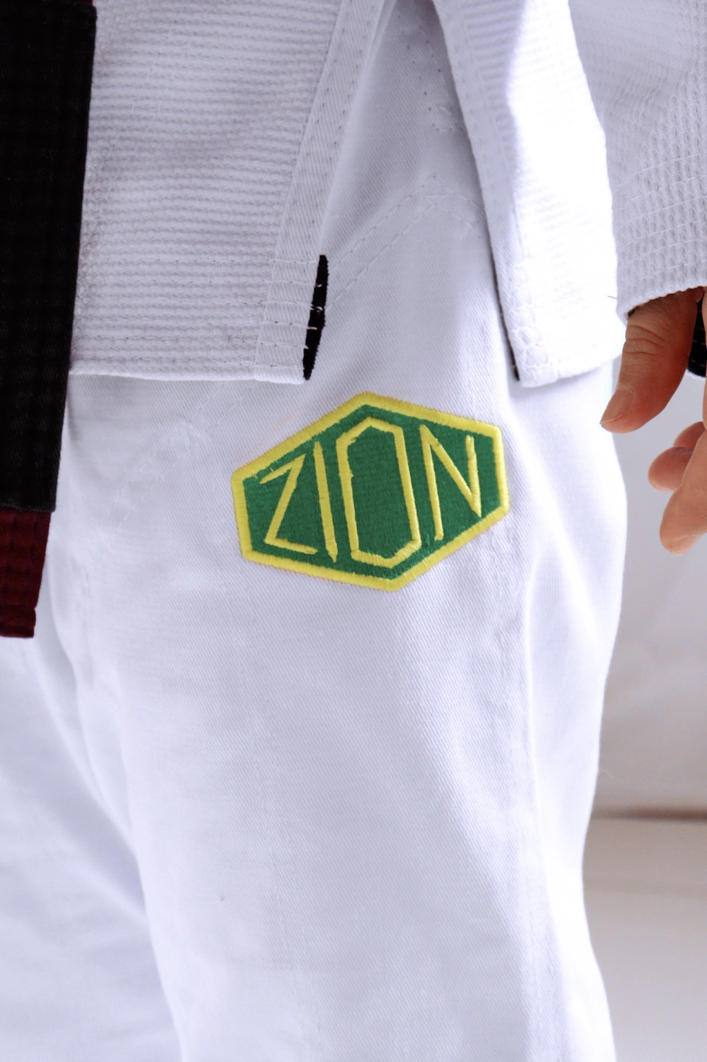 brazilian Kimono branco com verde e amarelo