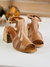 Sandália Salto Alto Fachete Com Recortes em Tela, Perfeita Para Quem Não Abre Mão de Estilo e Conforto. Com Design Moderno e Sofisticado
