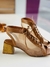 Sandália Couro e Tela com Cadarço Salto Fachete Médio, a escolha perfeita para quem busca conforto e estilo em qualquer ocasião. Com um design moderno