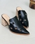 Mule Veneza em Couro com Detalhes em Pequenas Esferas Vazadas - Bico Fino e Salto Médio Fachete - comprar online