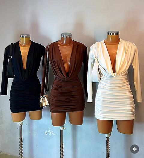 Vestido Decotado Manga Longa