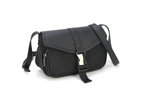 BOLSA FEMININA PRETO COM ALCA E FECHO FRONTAL