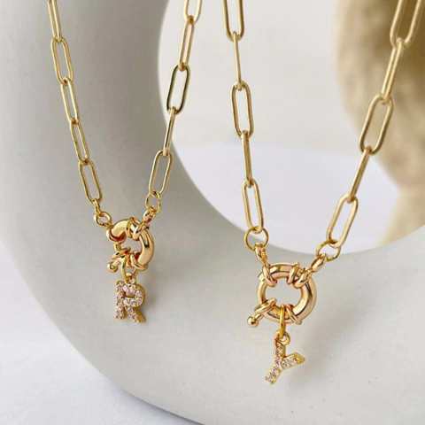 collar inicial letra mediana