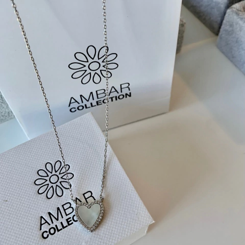 collar Paris plateado y blanco